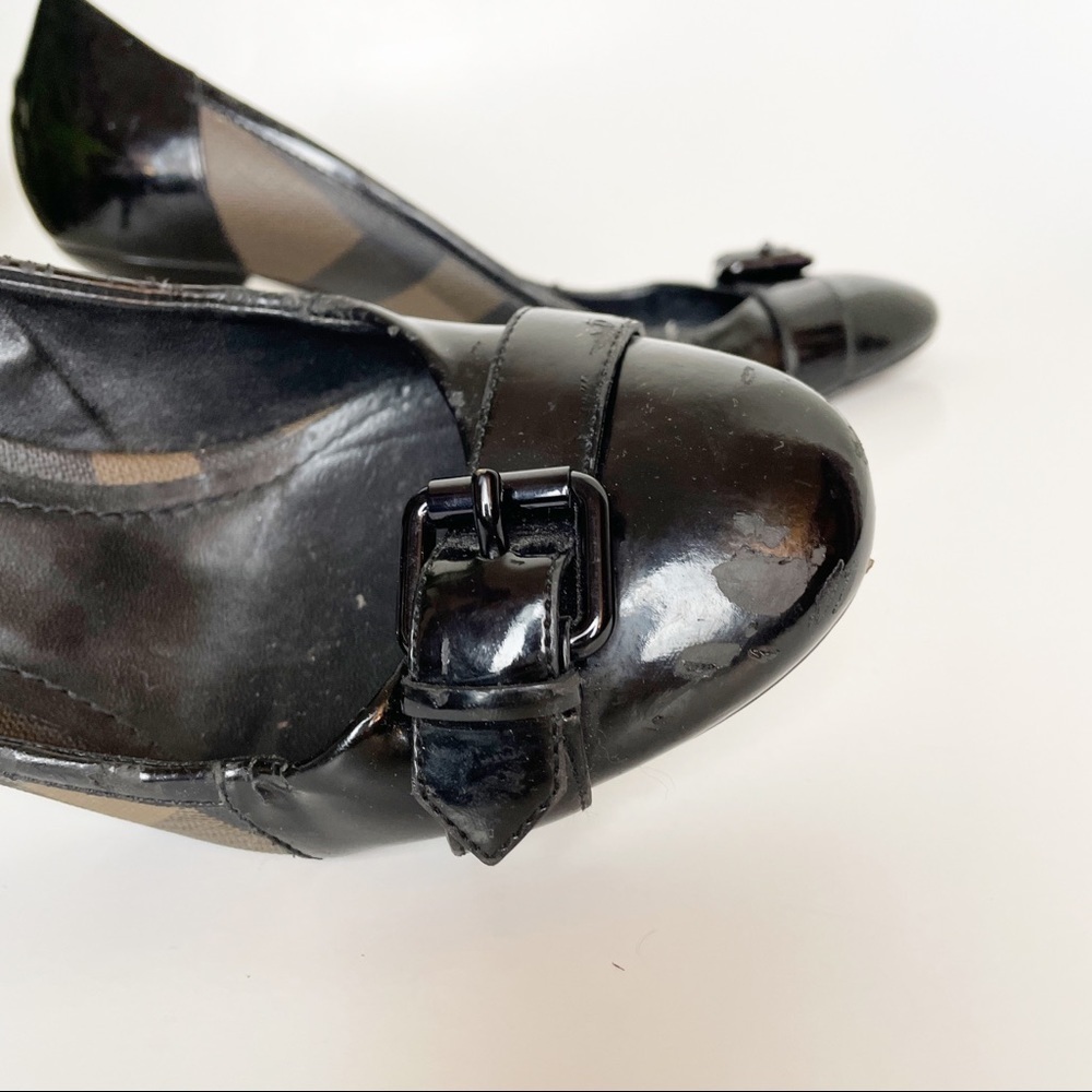 Burberry Black Smoke Check Coated Canvas Patent Leather Buckle Round 39.5 Pumps - Picture 14 of 16